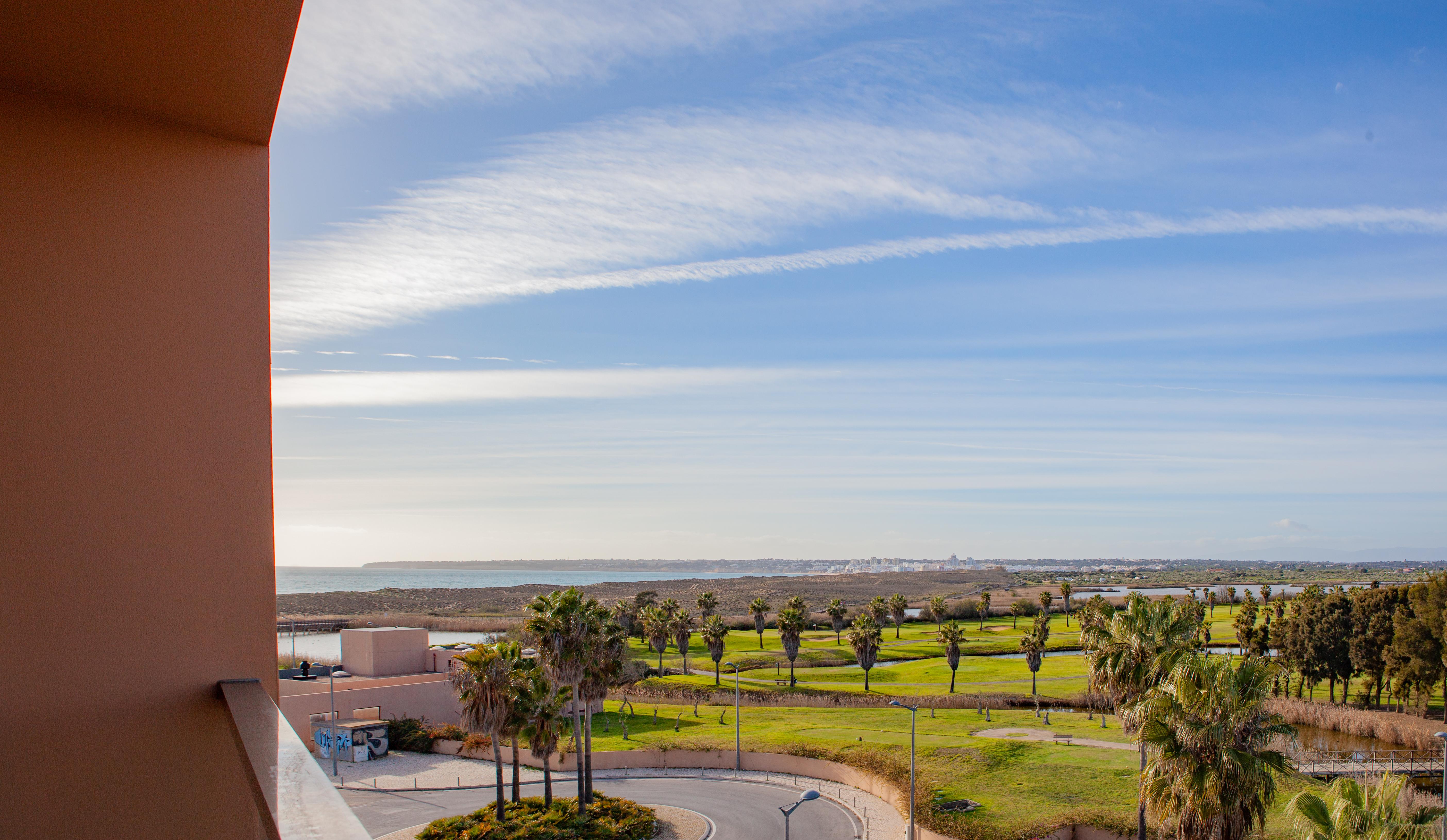 Vidamar Resort Hotel Algarve Albufeira Exterior photo View of the golf course