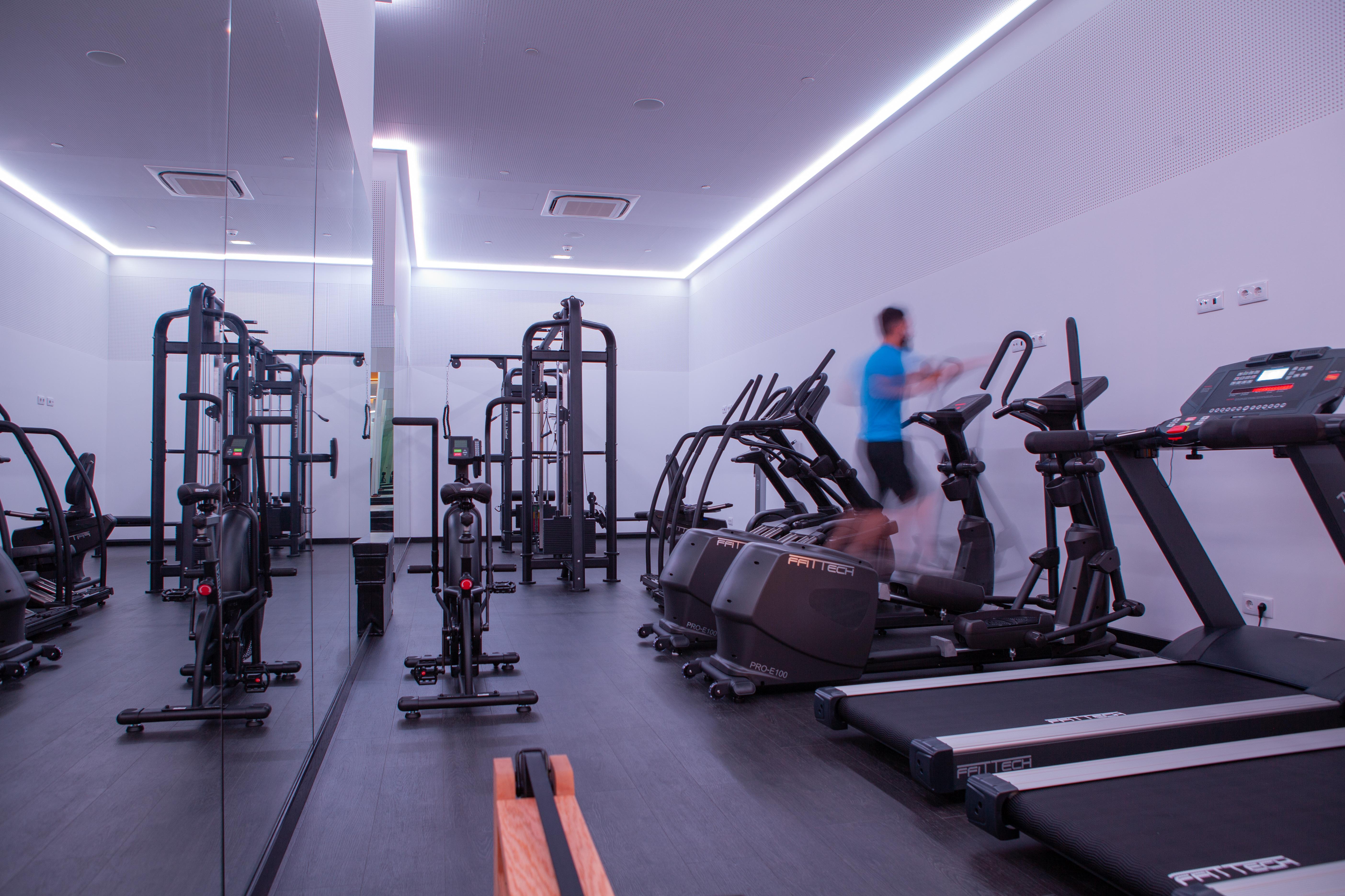 Vidamar Resort Hotel Algarve Albufeira Exterior photo The gym at the London Bridge Campus